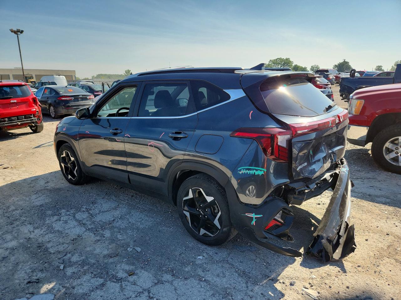 2024 KIA SELTOS EX