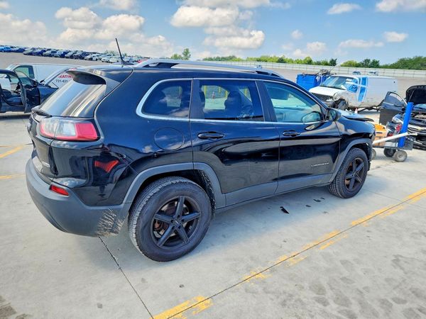 2019 JEEP CHEROKEE LATITUDE PLUS 4X4
