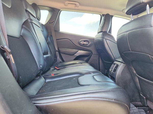 2019 JEEP CHEROKEE LATITUDE PLUS 4X4