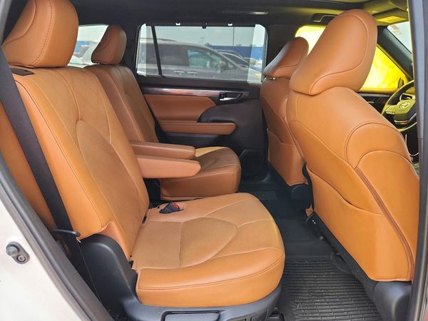 2021 TOYOTA HIGHLANDER Platinum