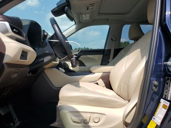 2020 TOYOTA HIGHLANDER XLE