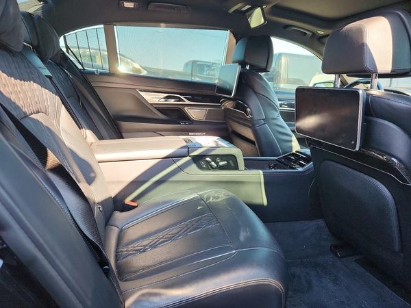 2018 BMW 750 xDrive