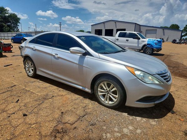 2014 HYUNDAI SONATA