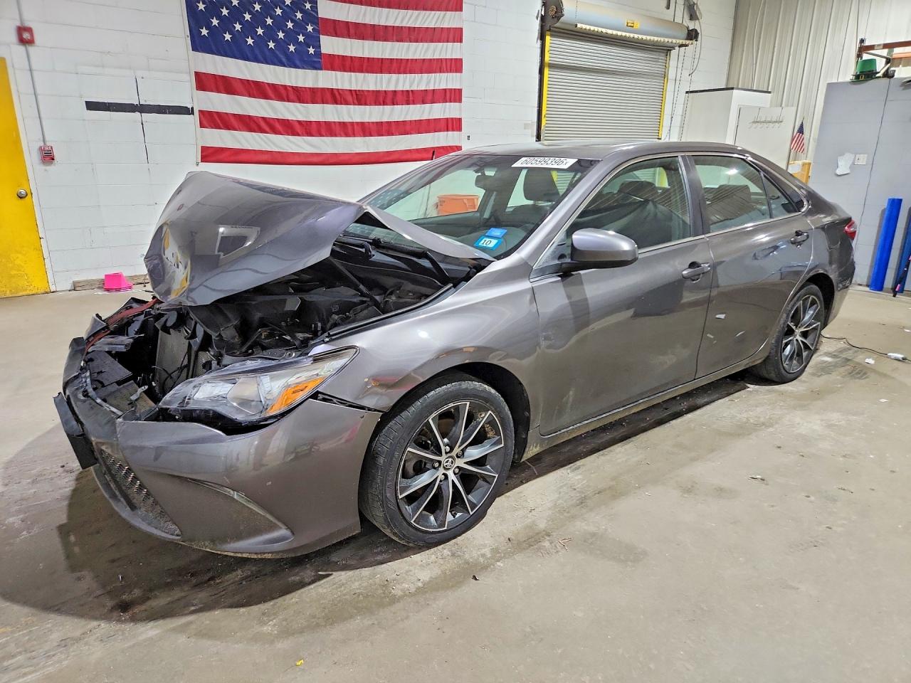 2016 TOYOTA CAMRY — Front 3/4