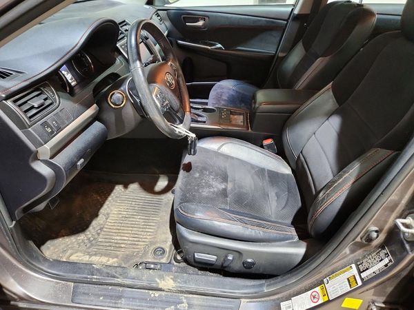 2016 TOYOTA CAMRY — DENT
