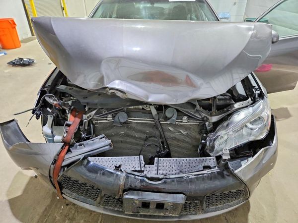 2016 TOYOTA CAMRY — Engine bay
