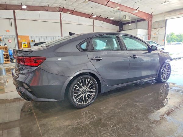 2022 KIA FORTE GT Line