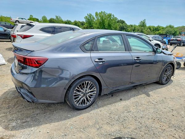 2022 KIA FORTE GT Line