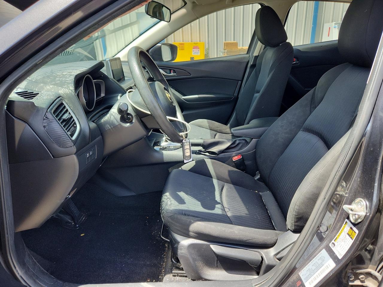2016 MAZDA 3 SV/Base