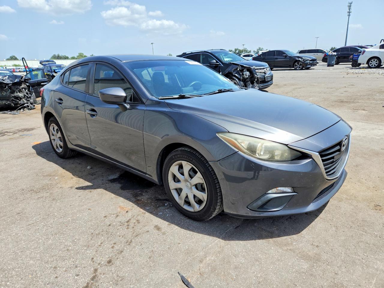 2016 MAZDA 3 SV/Base