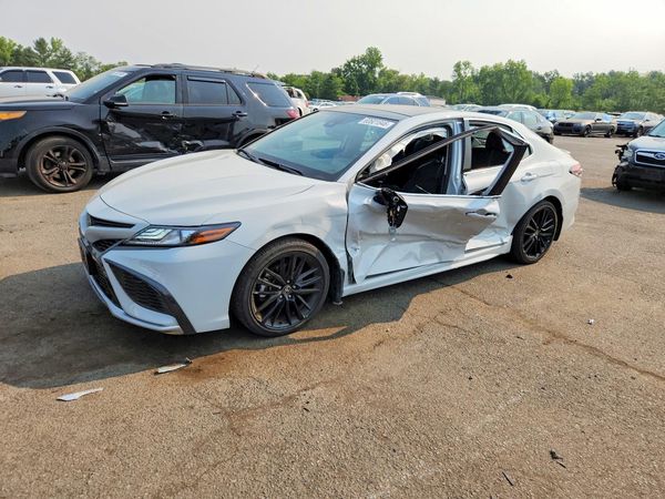 2022 TOYOTA CAMRY