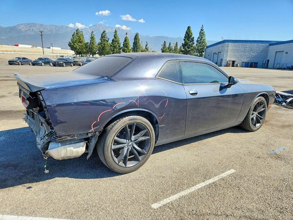 2018 DODGE CHALLENGER SXT