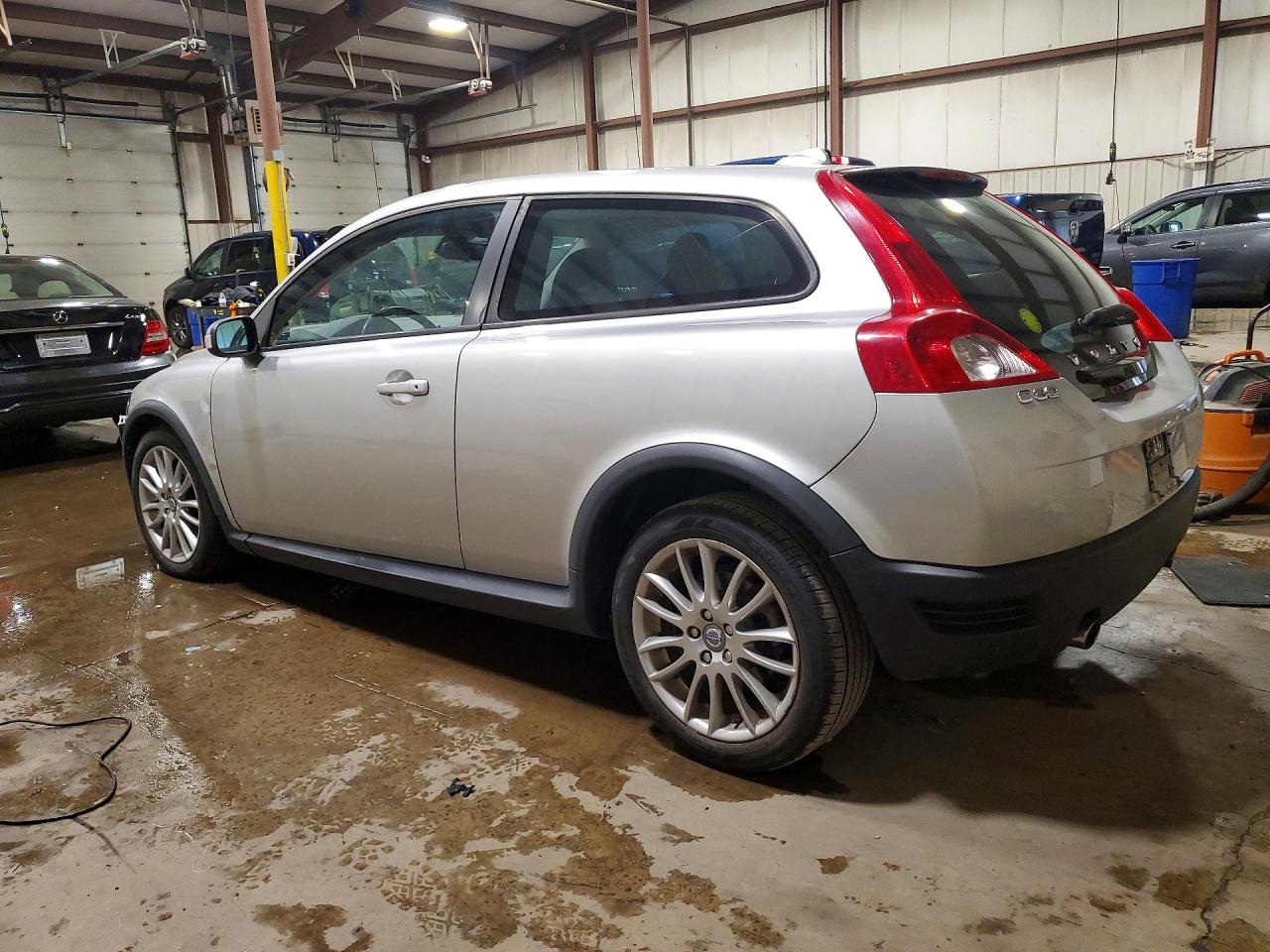 2010 VOLVO C30