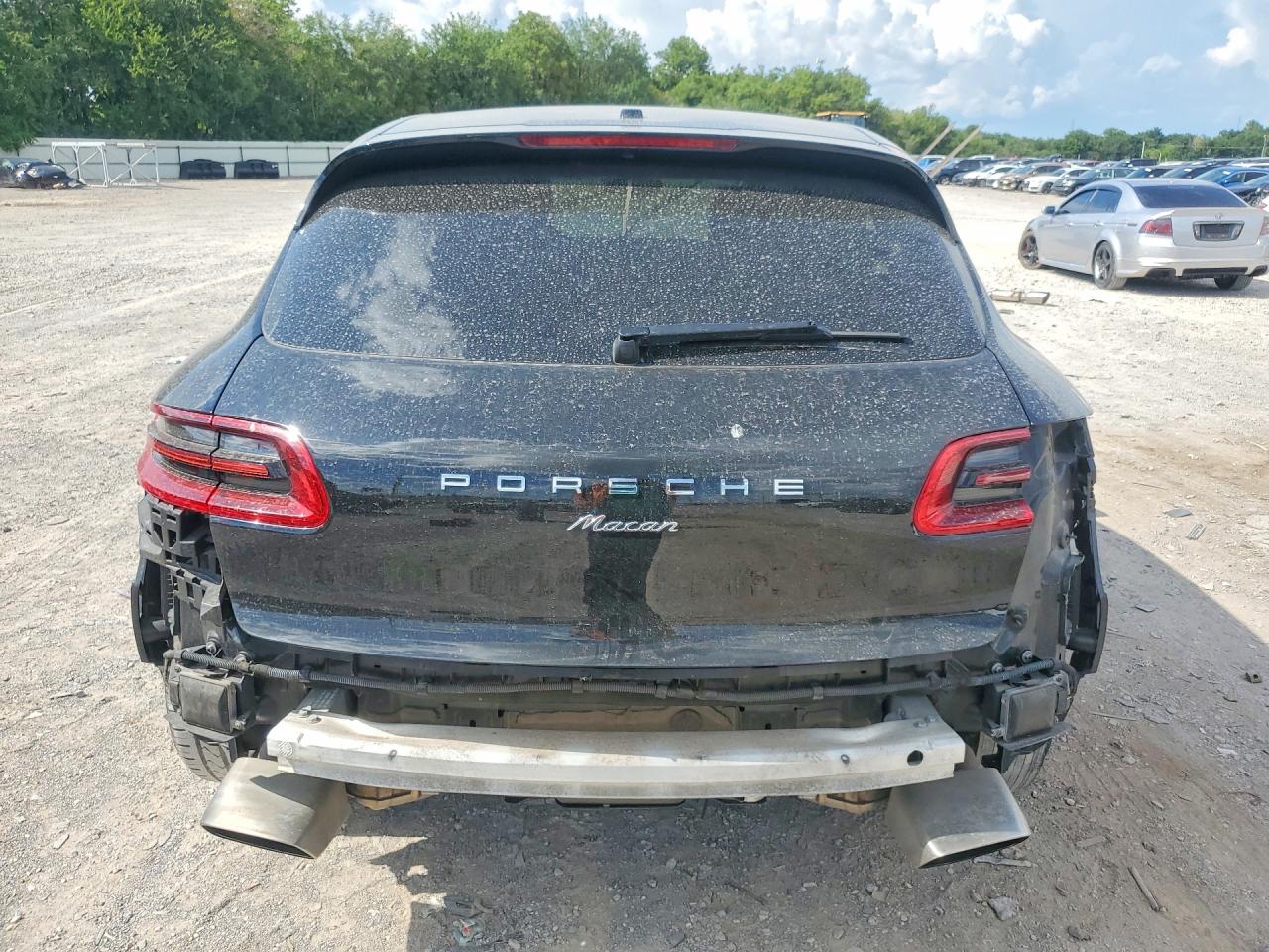 2018 PORSCHE MACAN