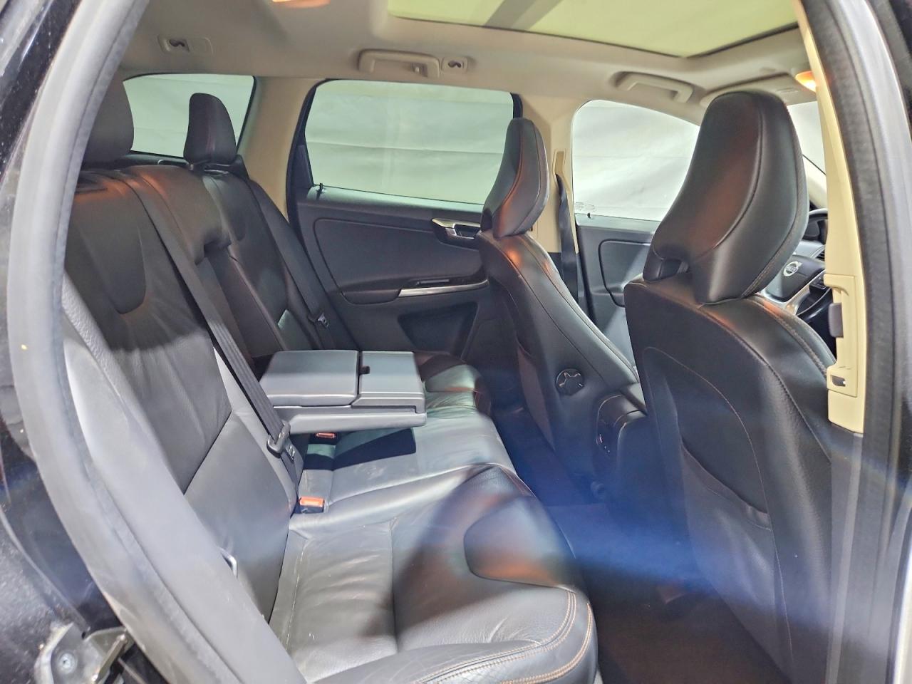 2012 VOLVO XC60