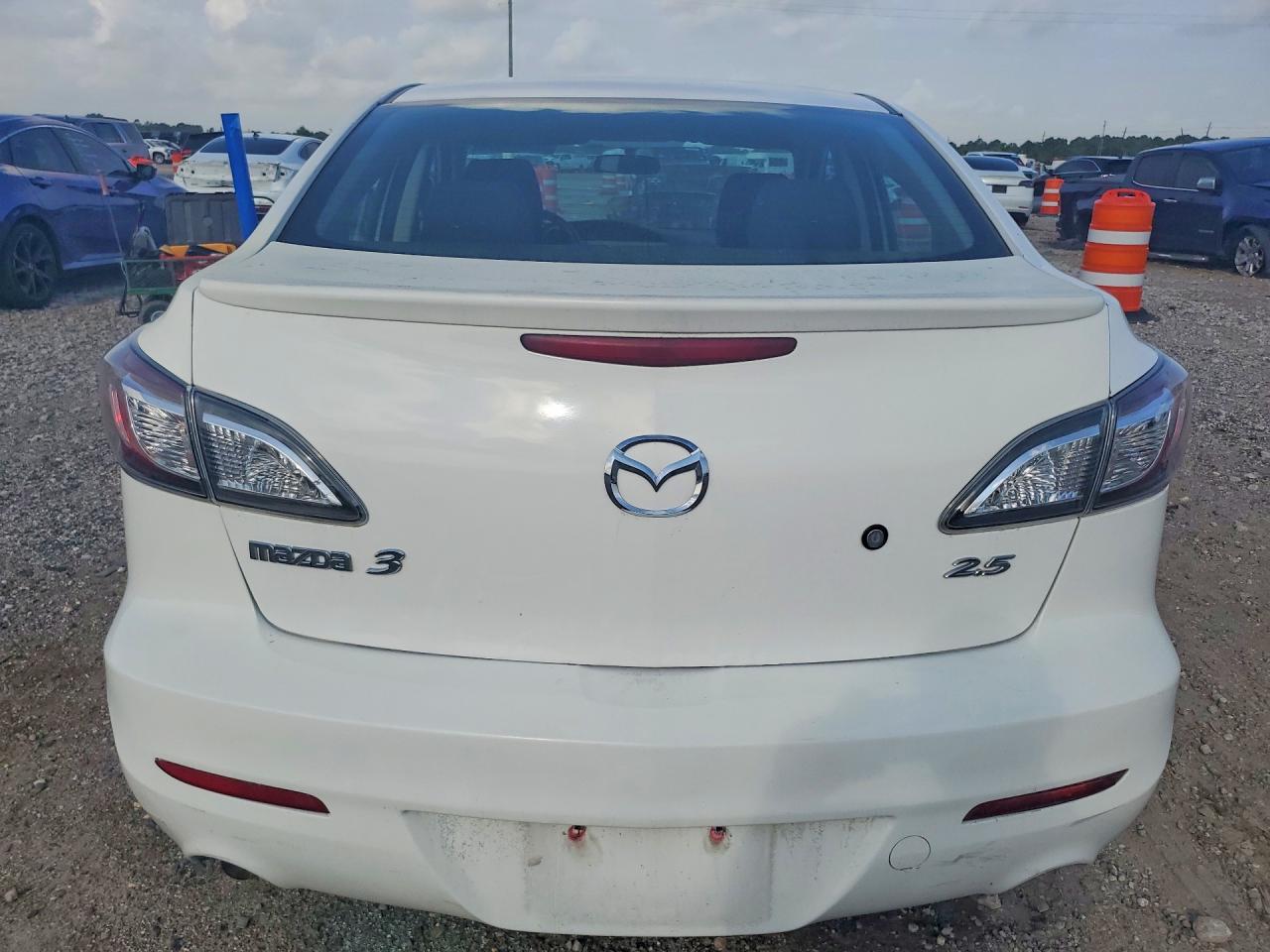 2013 MAZDA 3 SV/Base