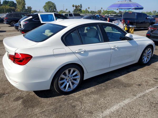 2018 BMW 320