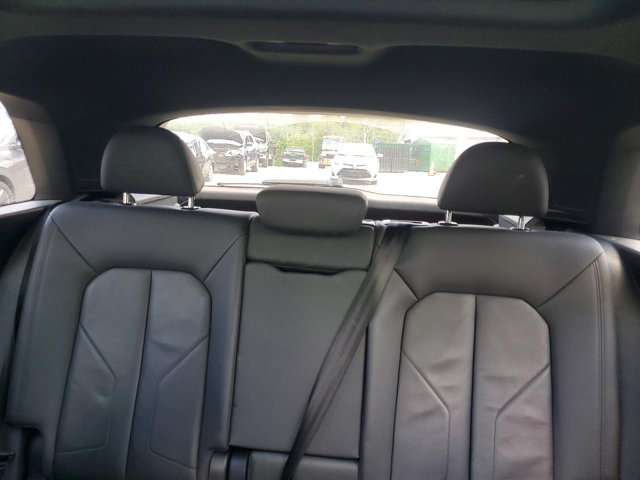 2021 AUDI Q3 quattro Premium