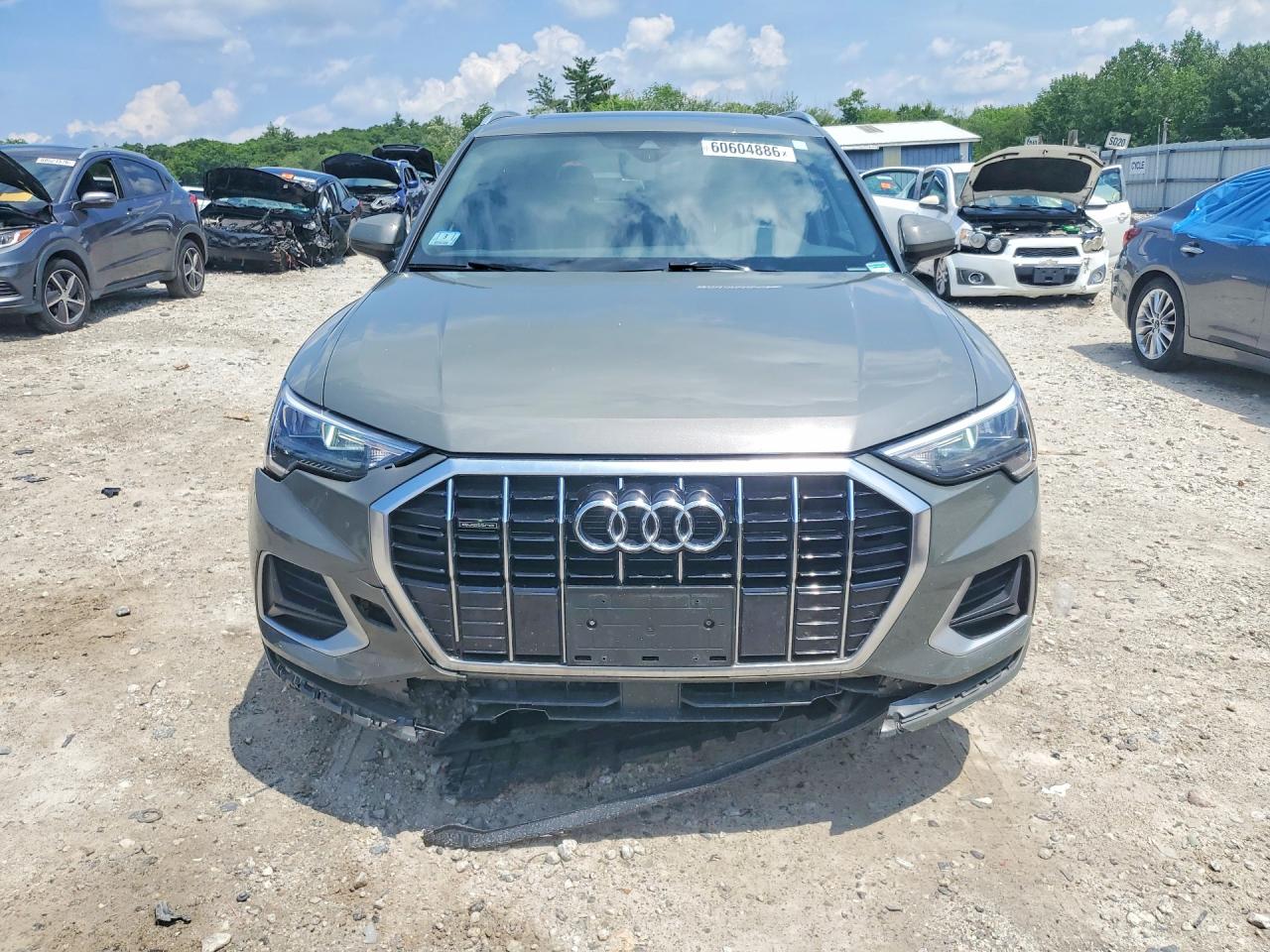2021 AUDI Q3 quattro Premium