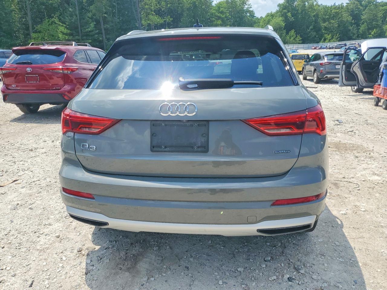 2021 AUDI Q3 quattro Premium