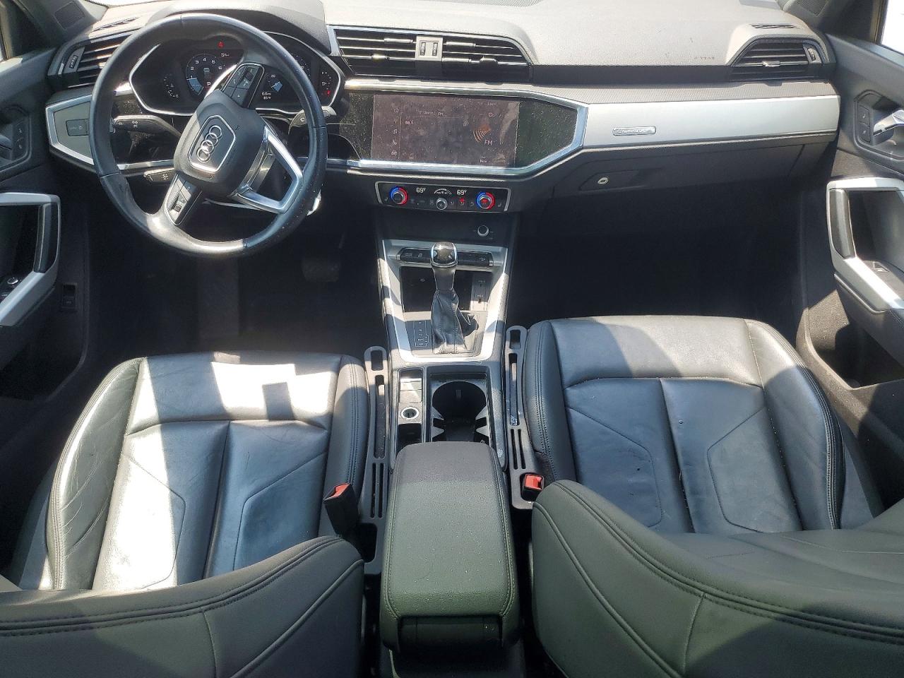 2021 AUDI Q3 quattro Premium