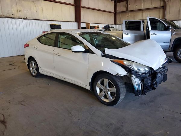 2013 HYUNDAI ELANTRA