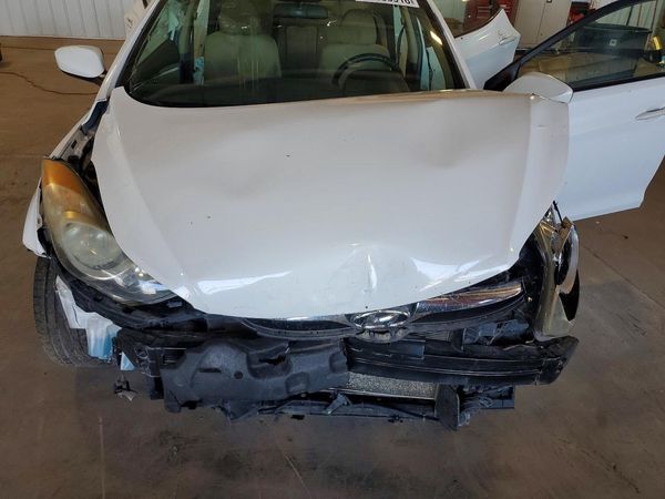 2013 HYUNDAI ELANTRA