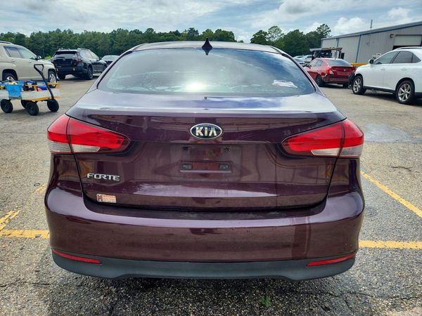 2018 KIA FORTE LX Base