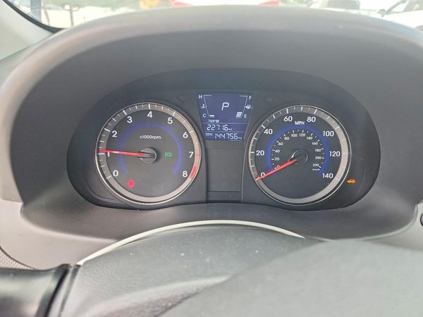 2013 HYUNDAI ACCENT GLS, GS