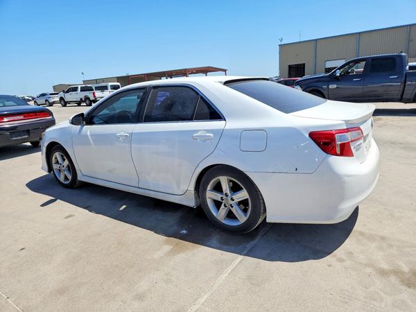 2014 TOYOTA CAMRY