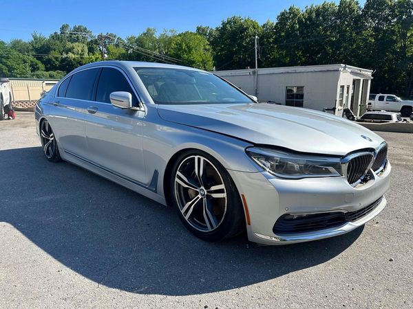 2016 BMW 750 xDrive