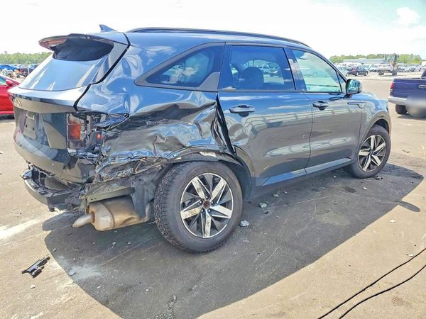 2023 KIA SORENTO S