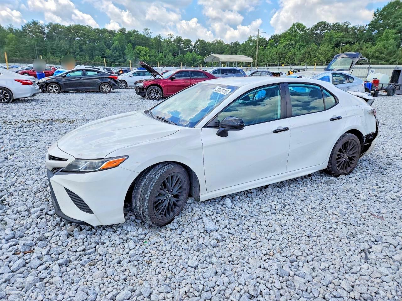 2019 TOYOTA CAMRY L/LE/SE/XLE — Front 3/4