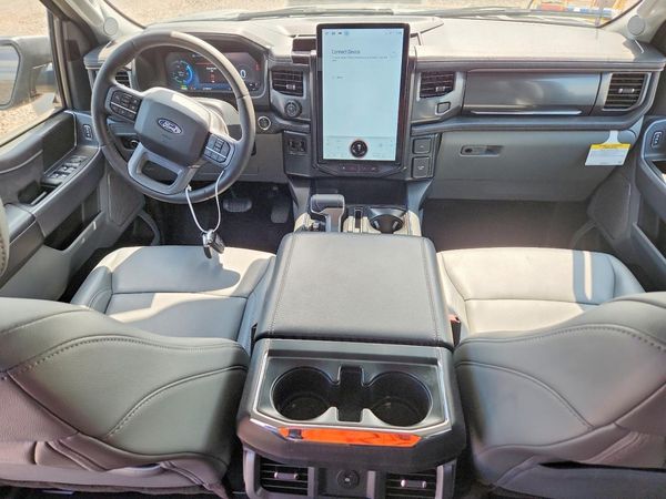 2025 FORD F150 XLT