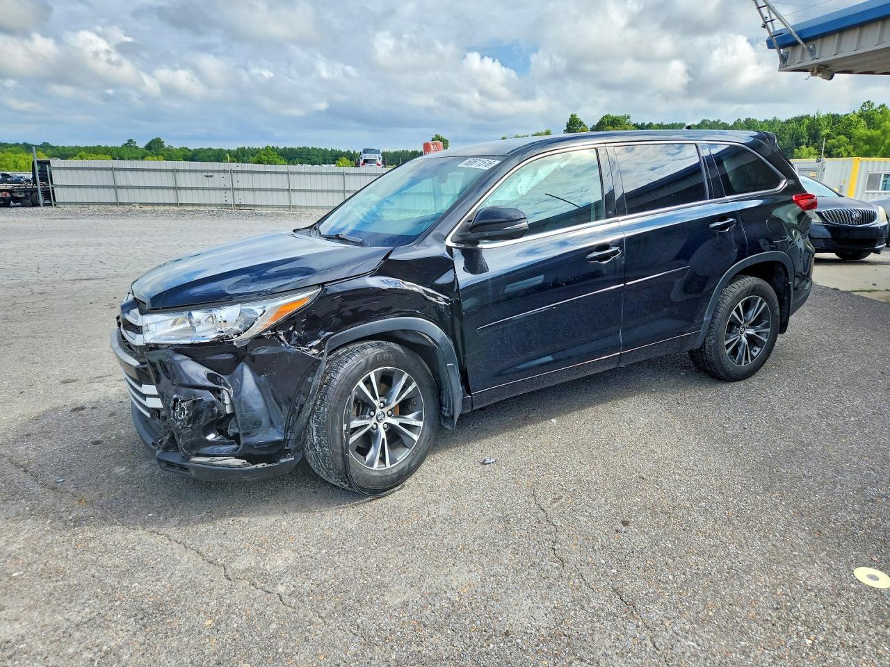 2017 TOYOTA HIGHLANDER LE/LE Plus