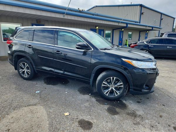 2017 TOYOTA HIGHLANDER LE/LE Plus