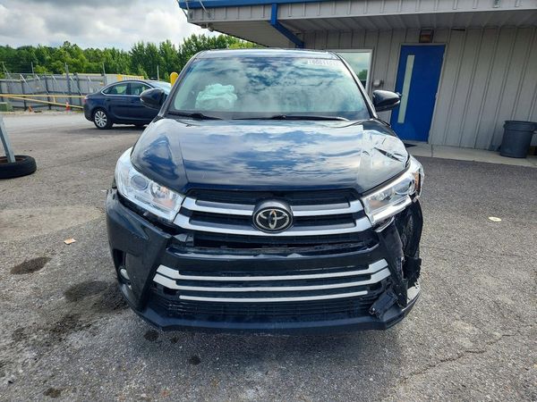 2017 TOYOTA HIGHLANDER LE/LE Plus
