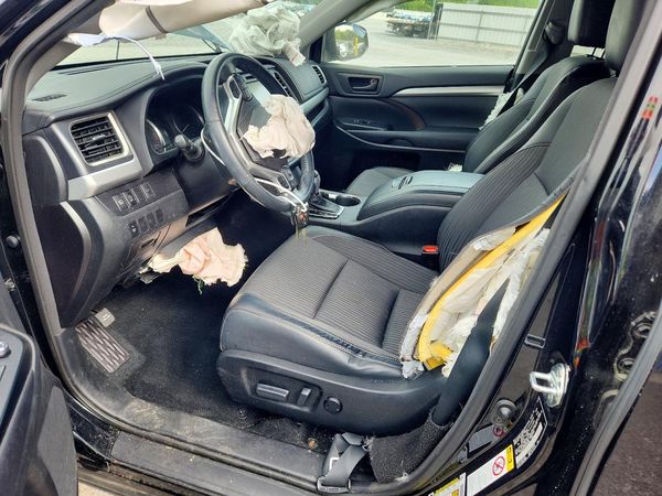 2017 TOYOTA HIGHLANDER LE/LE Plus