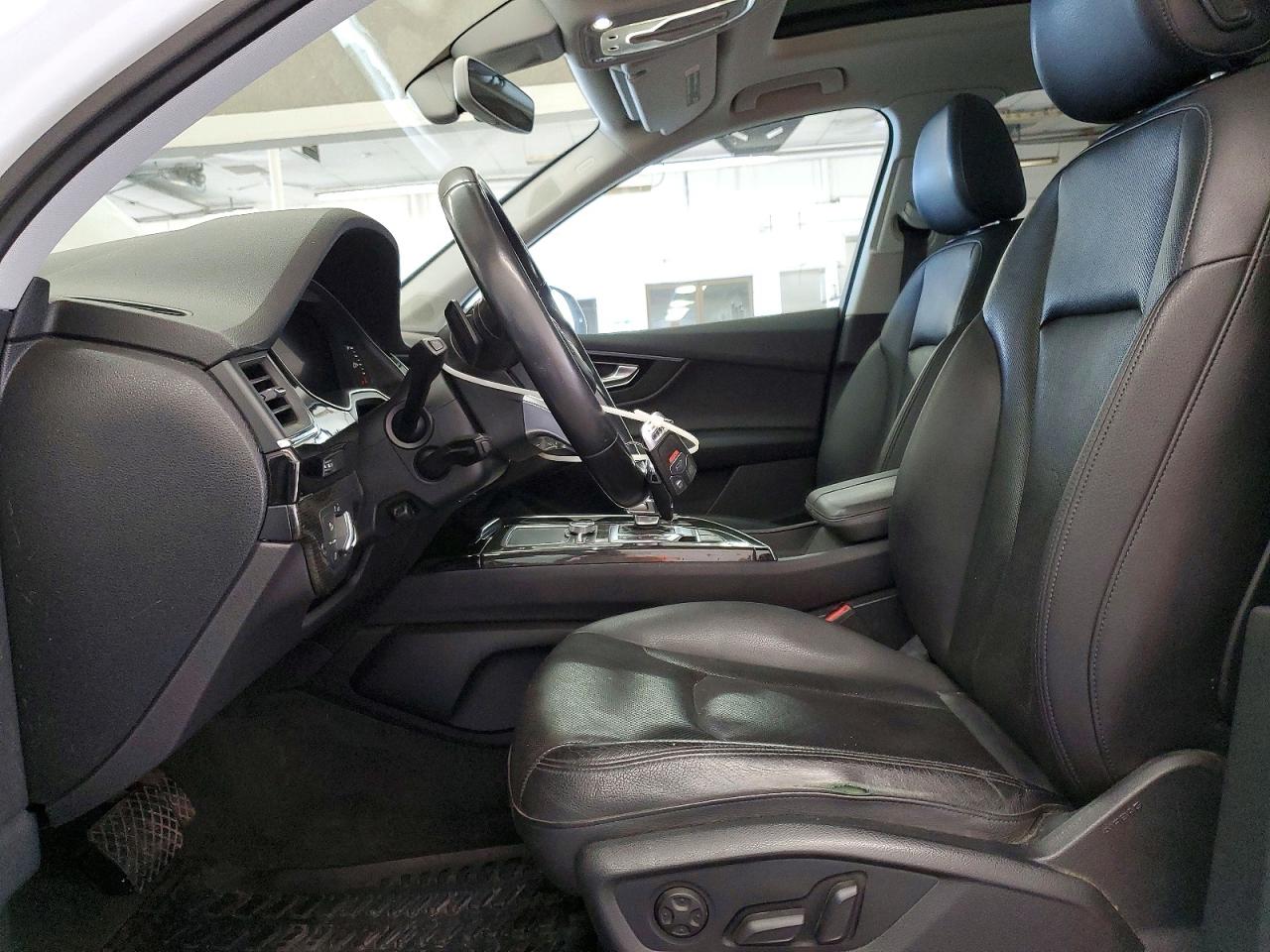 2017 AUDI Q7 quattro Premium Plus