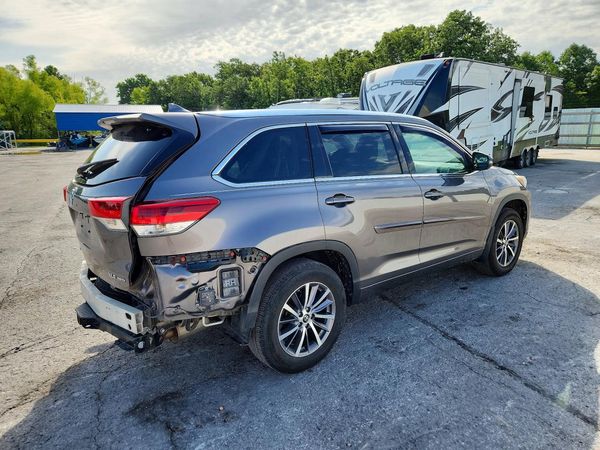 2018 TOYOTA HIGHLANDER SE/XLE
