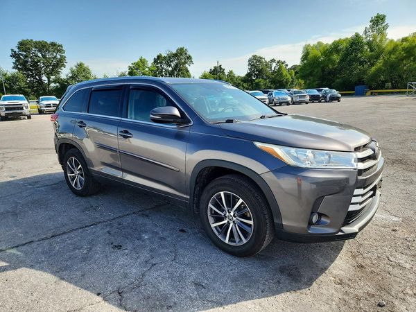 2018 TOYOTA HIGHLANDER SE/XLE