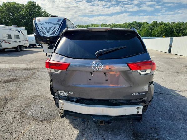 2018 TOYOTA HIGHLANDER SE/XLE