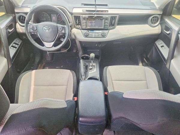 2017 TOYOTA RAV4 XLE