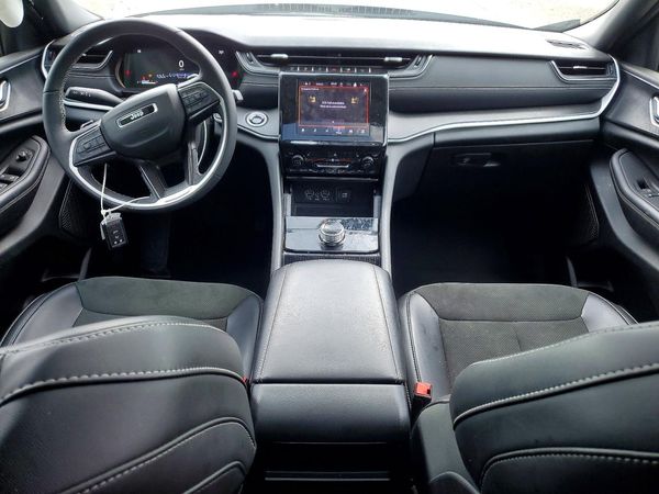 2025 JEEP GRAND CHEROKEE Laredo, Altitude