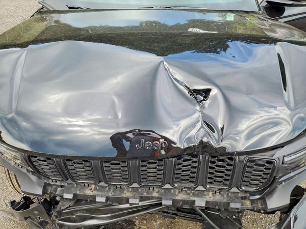 2025 JEEP GRAND CHEROKEE Laredo, Altitude