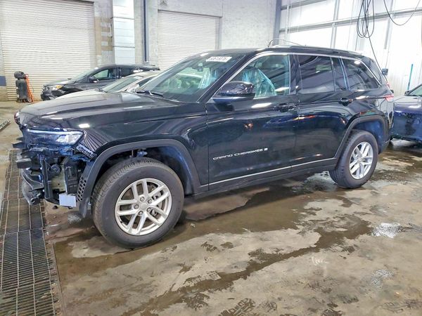 2026 JEEP GRAND CHEROKEE LAREDO 4X4