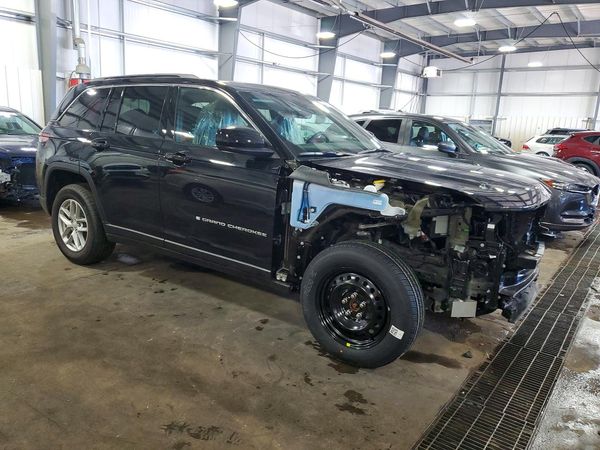2026 JEEP GRAND CHEROKEE LAREDO 4X4