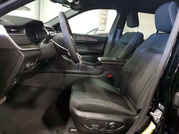 2026 JEEP GRAND CHEROKEE LAREDO 4X4