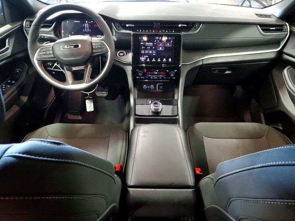 2026 JEEP GRAND CHEROKEE LAREDO 4X4