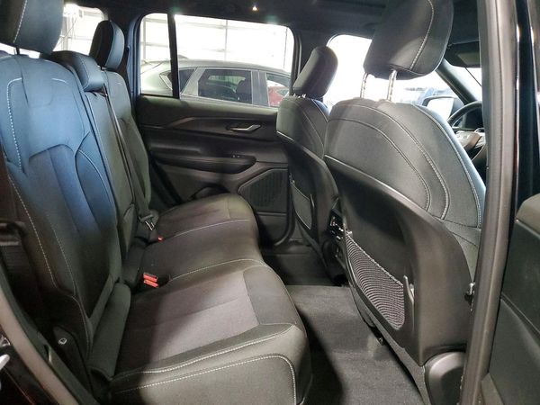 2026 JEEP GRAND CHEROKEE LAREDO 4X4